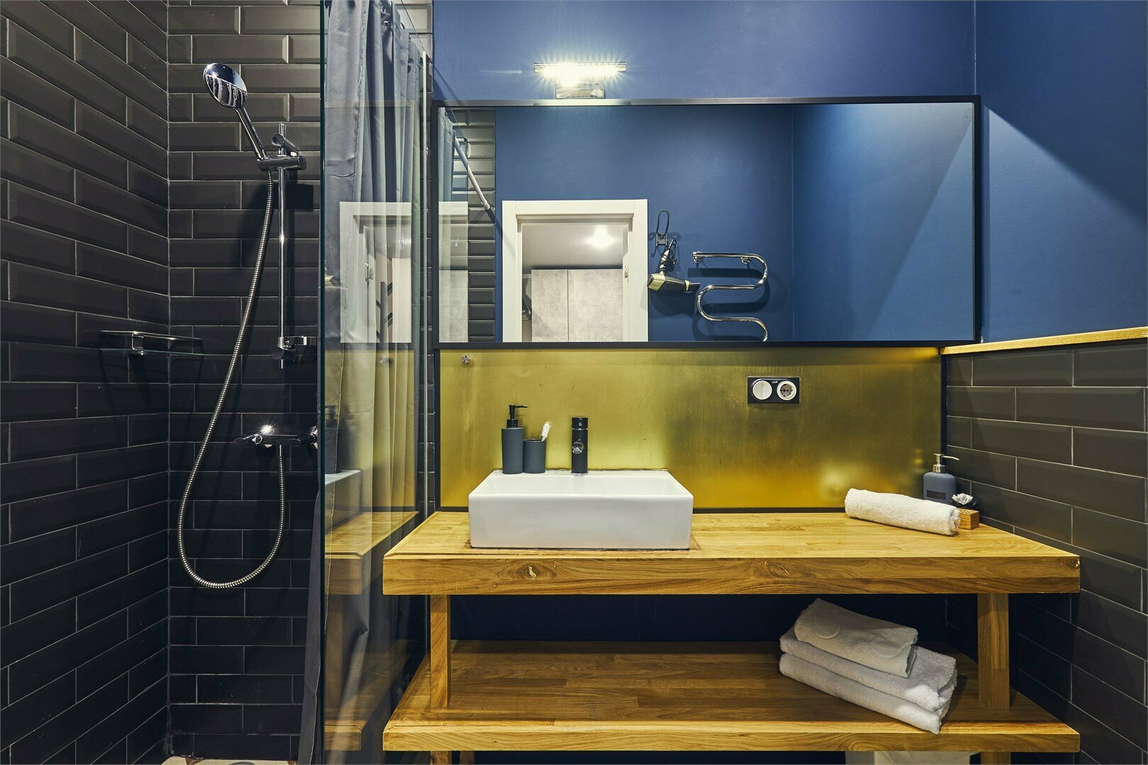 Улучшенный номер-студио с видом на город DBL+SINGLE