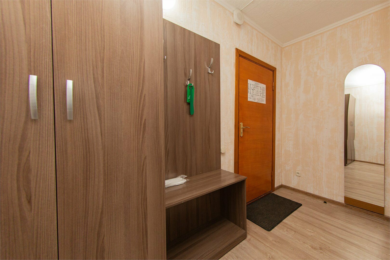 Просторный двухместный номер с 2 отдельными кроватями