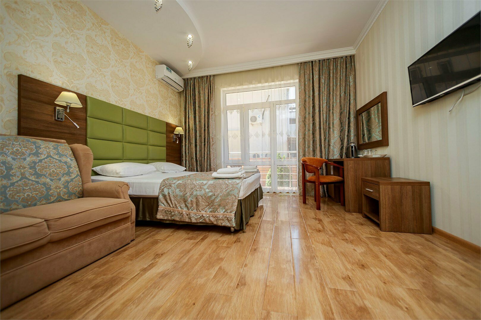 Студия люкс