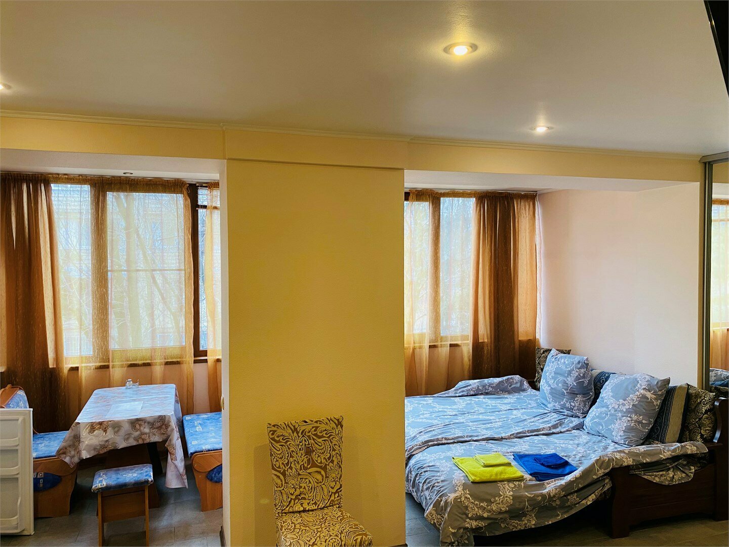 4/12Двухкомнатная квартира на Коллективной 4/12