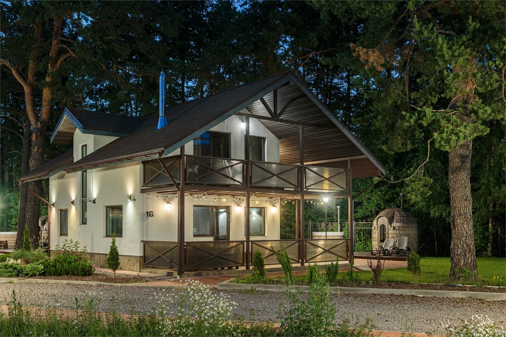 Коттедж с 3 спальнями, баней и купелью  (растопка бани и купели не включены в стоимость)