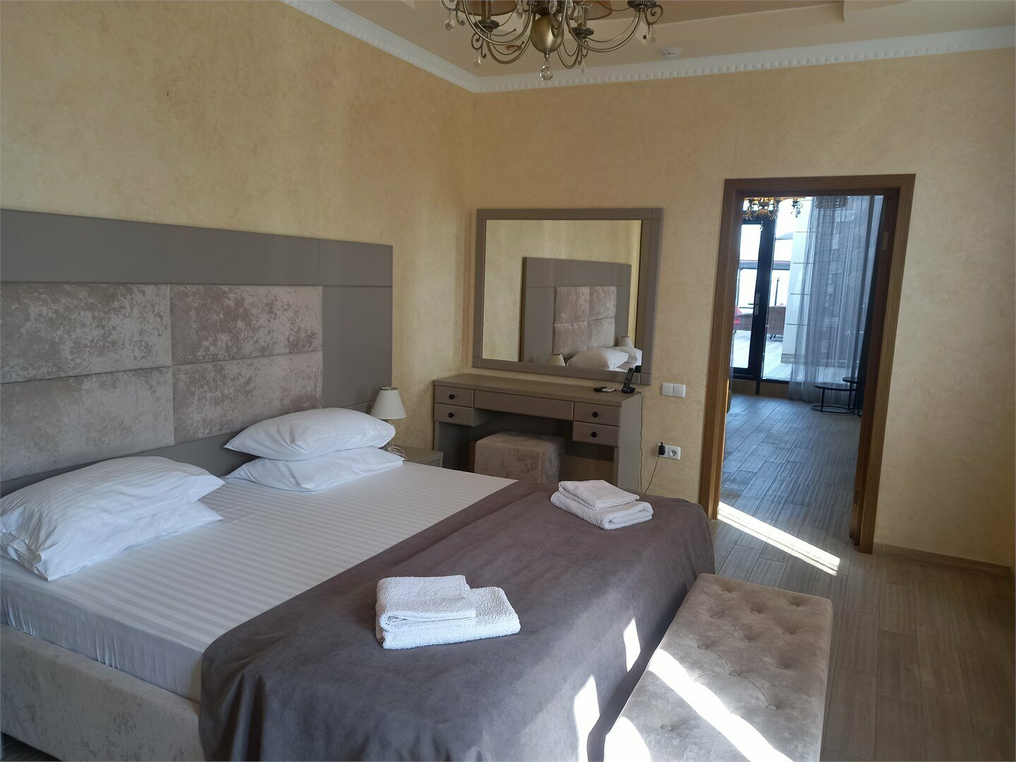 Улучшенный люкс с террасой и  видом на море