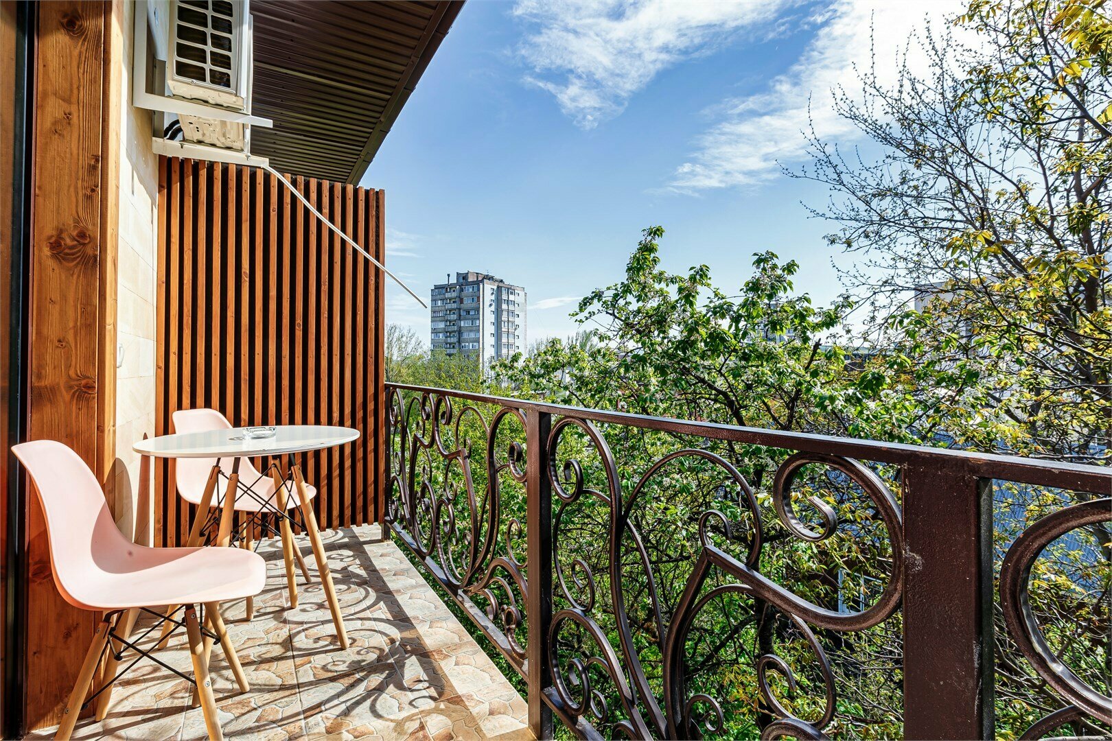 Полулюкс с балконом