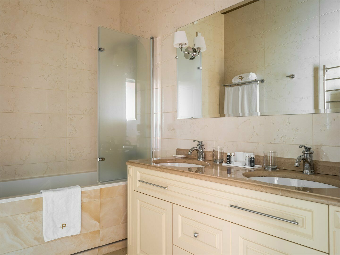 Джуниор Сьют