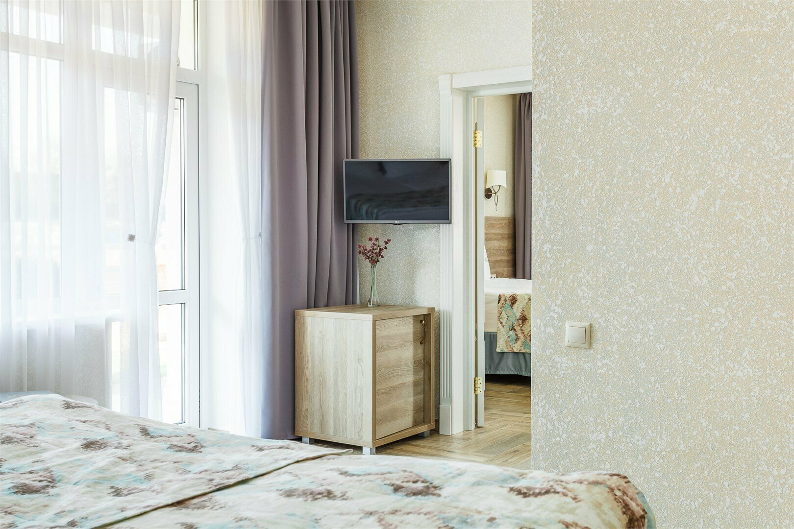 Семейный (CONNECTION) c видом на БАССЕЙН- 2 смежных СТАНДАРТА