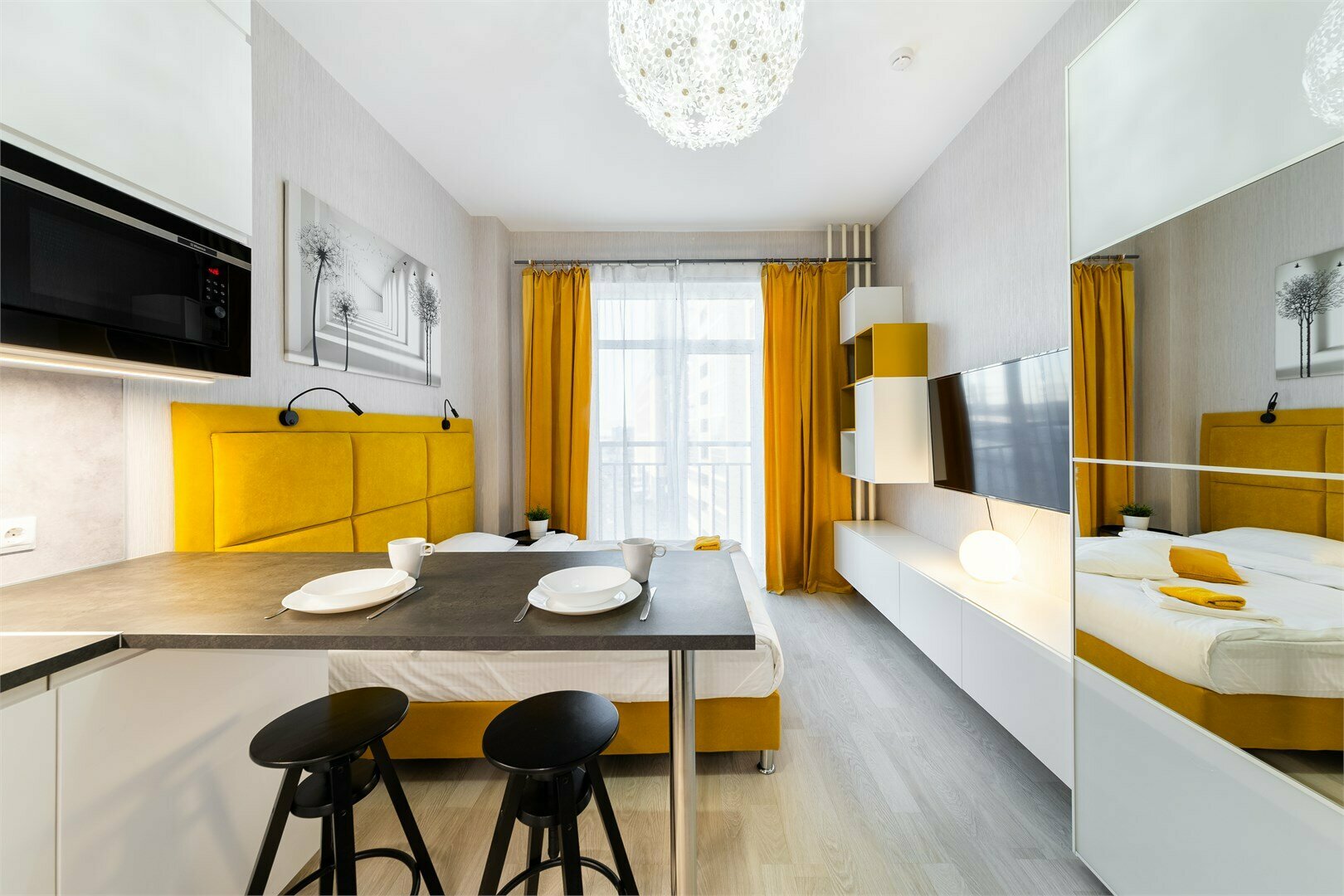 Видовые апартаменты с кроватью