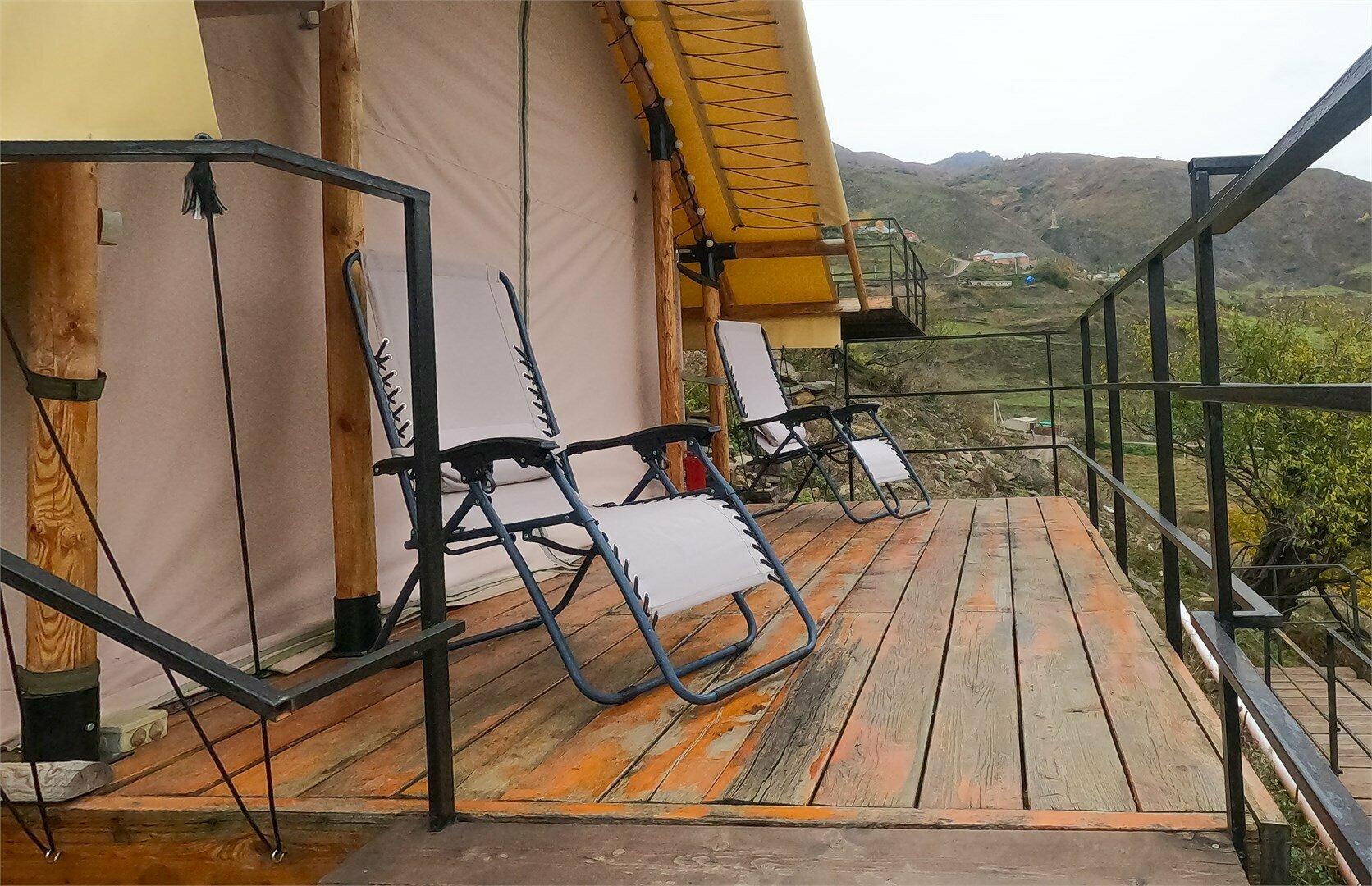 Шатёр №4 Standart (с завтраком) с общей ванной комнатой