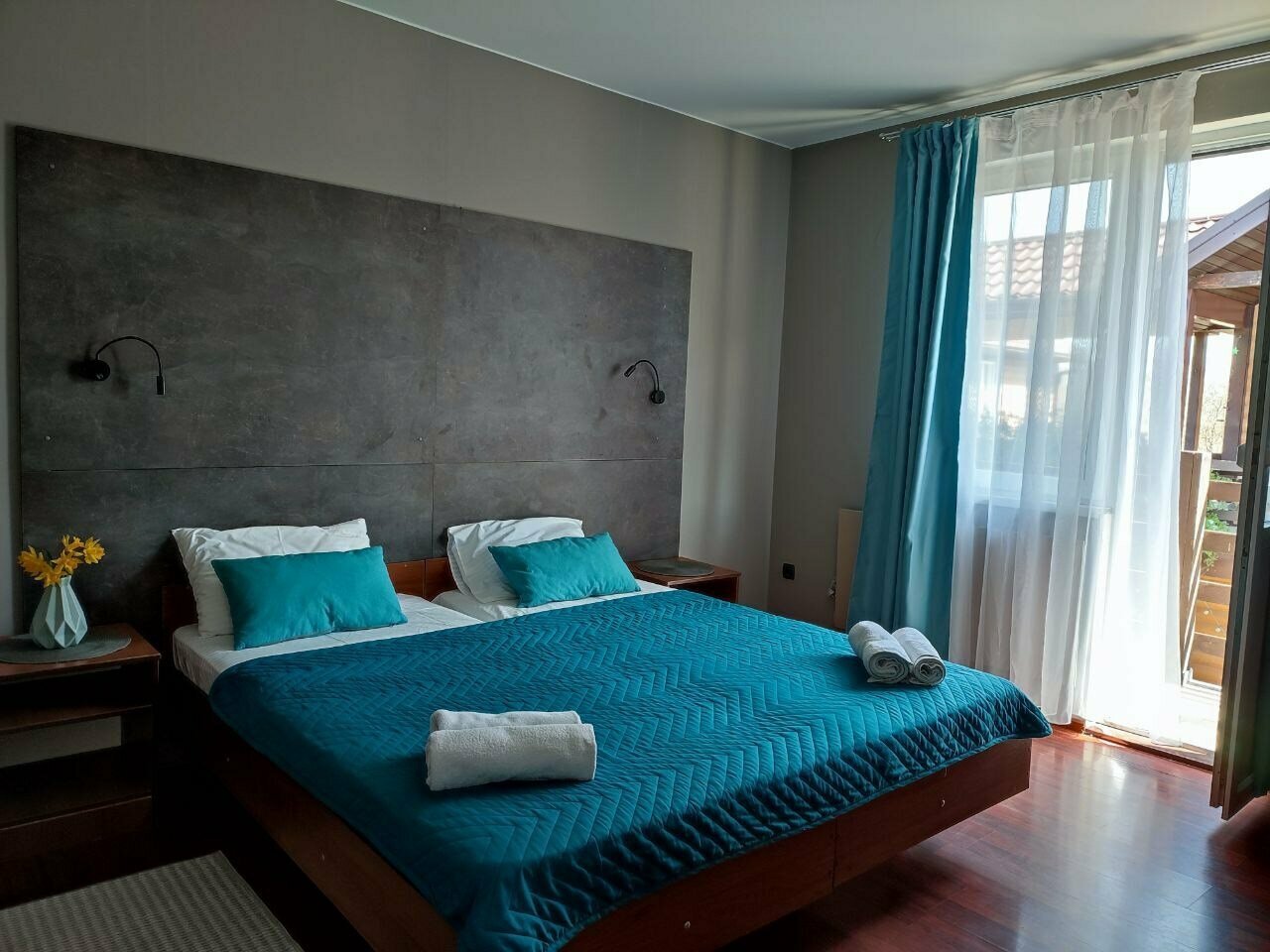 Четырехместный номер с балконом