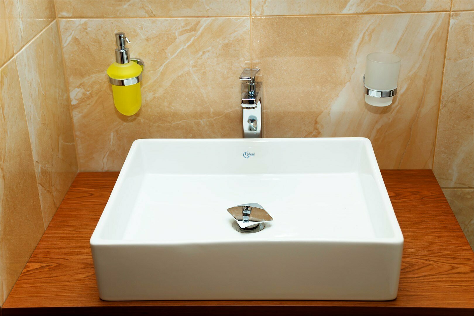 Двухместный Люкс (улучшенный 6) с  двумя доп. местами, кондиционером и камином