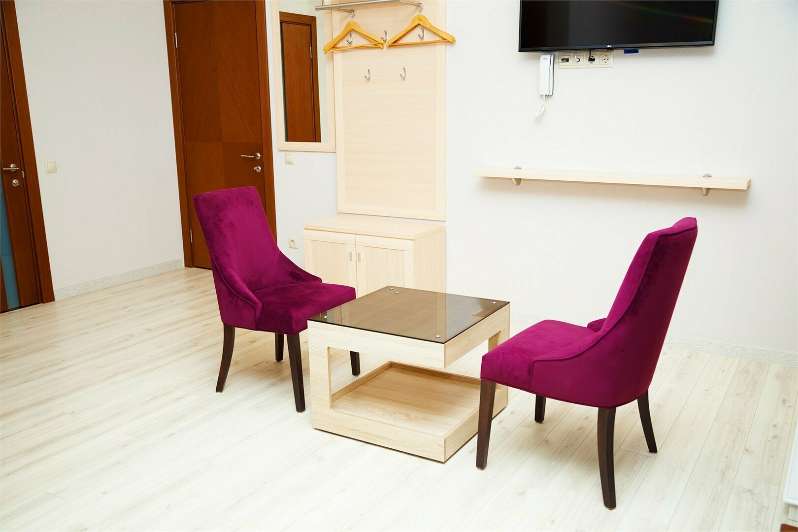 Трёхместный Люкс (улучшенный 5) с кондиционером и камином