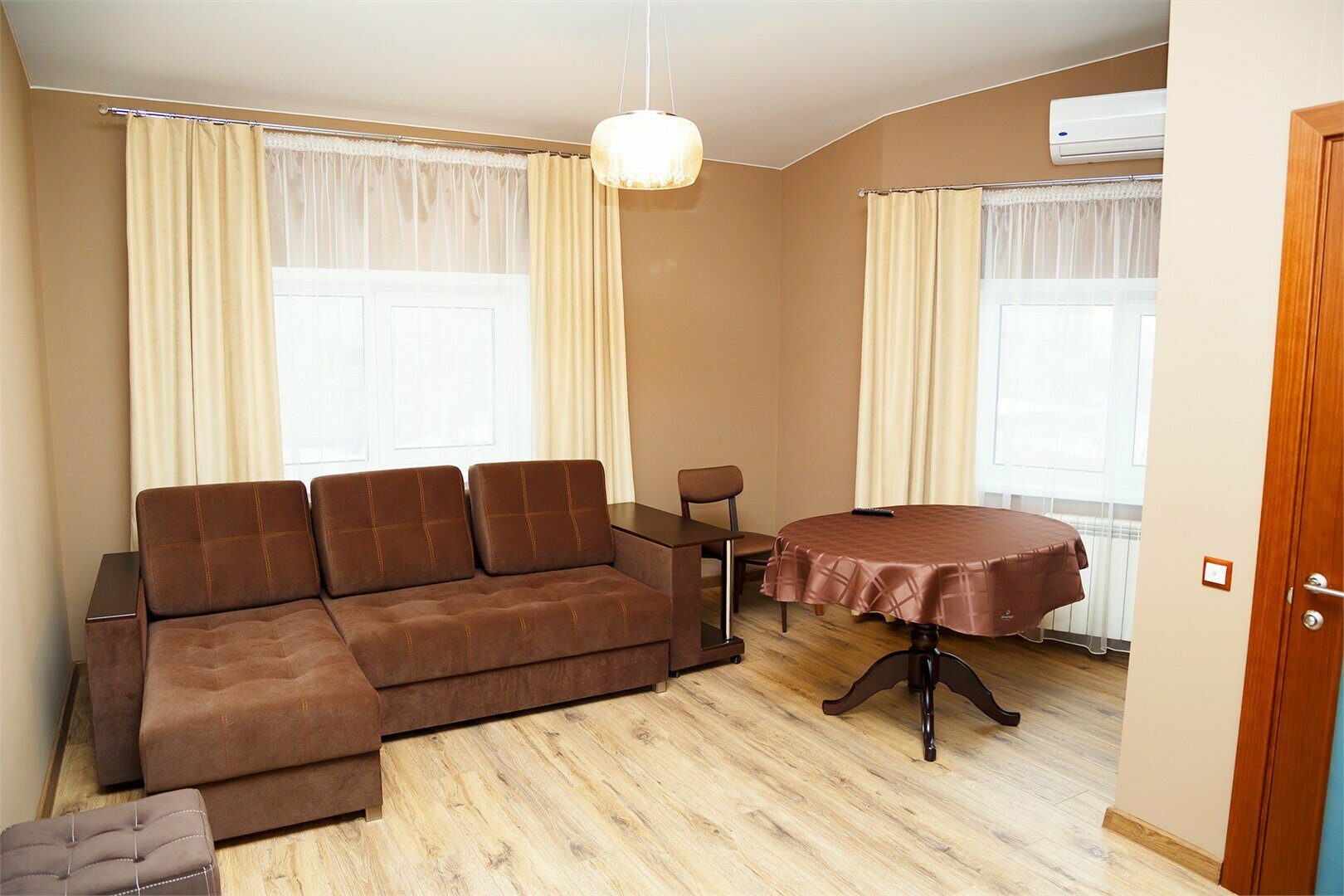 Двухместный Люкс (улучшенный 7) с двумя доп. местами и кондиционером