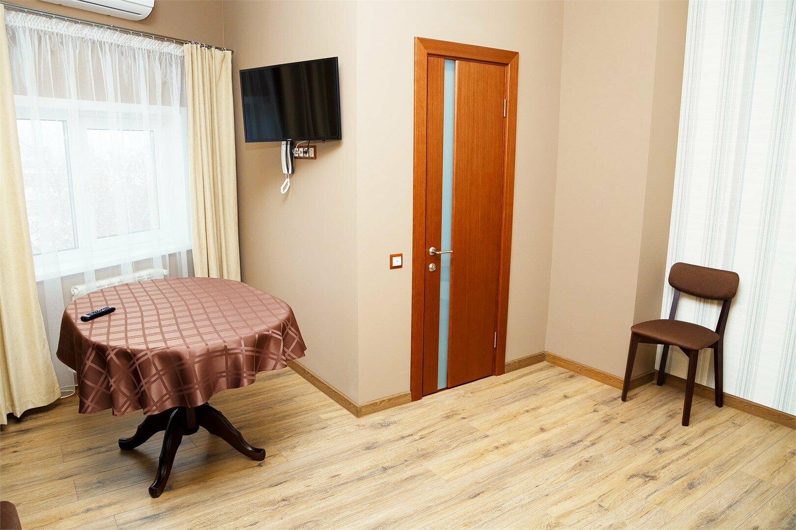 Двухместный Люкс (улучшенный 7) с двумя доп. местами и кондиционером