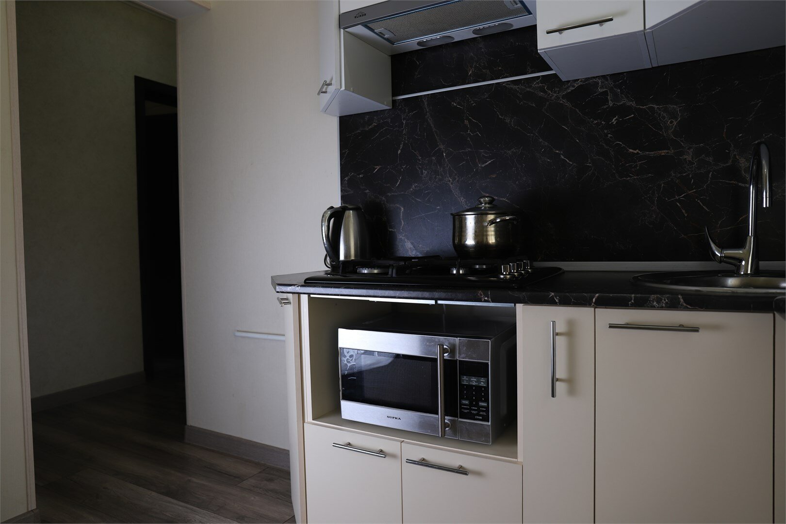 Трехкомнатные апартаменты на втором этаже