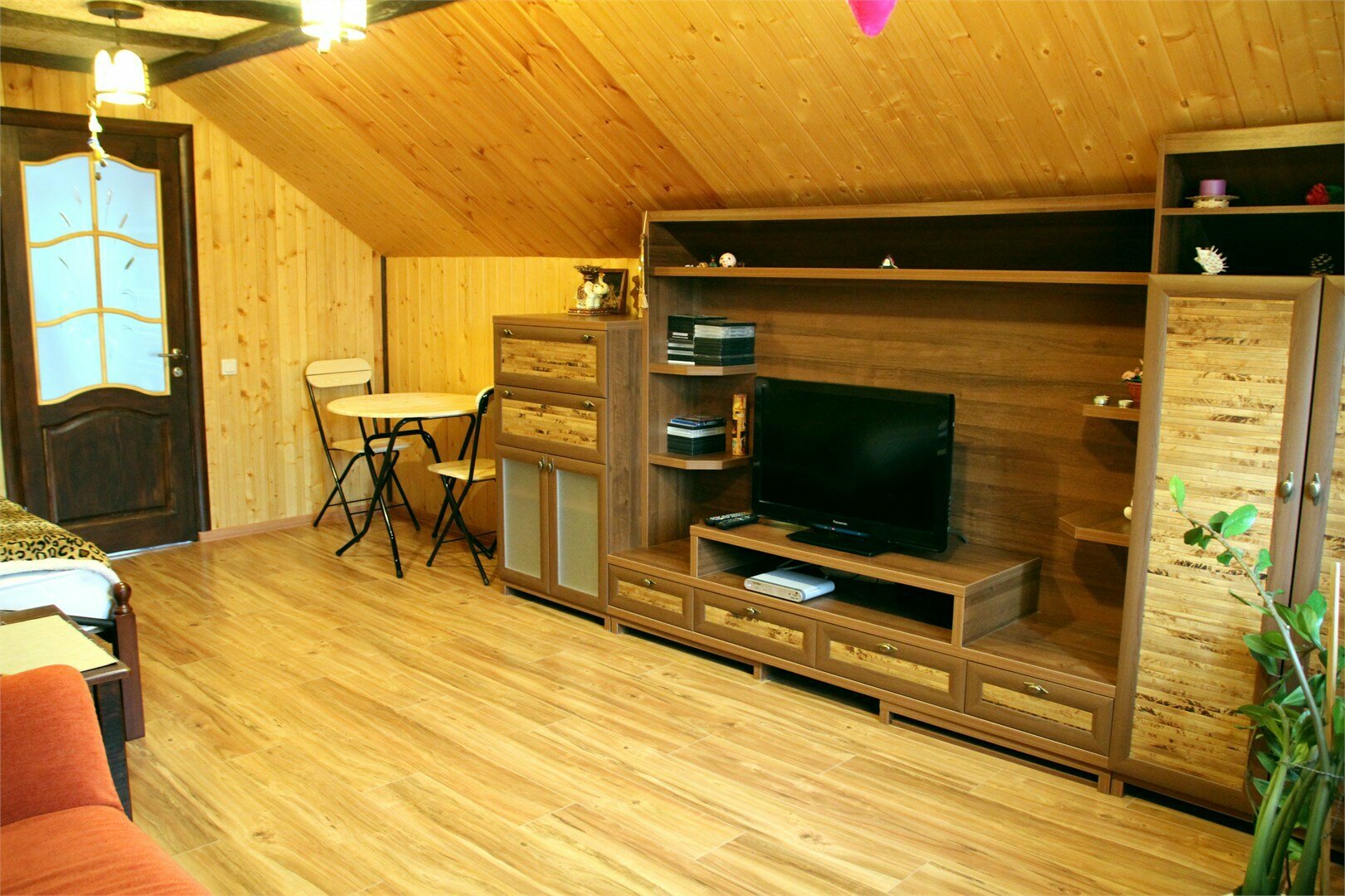 Мансарда (в Мини-отель на Анджиевского д.26)