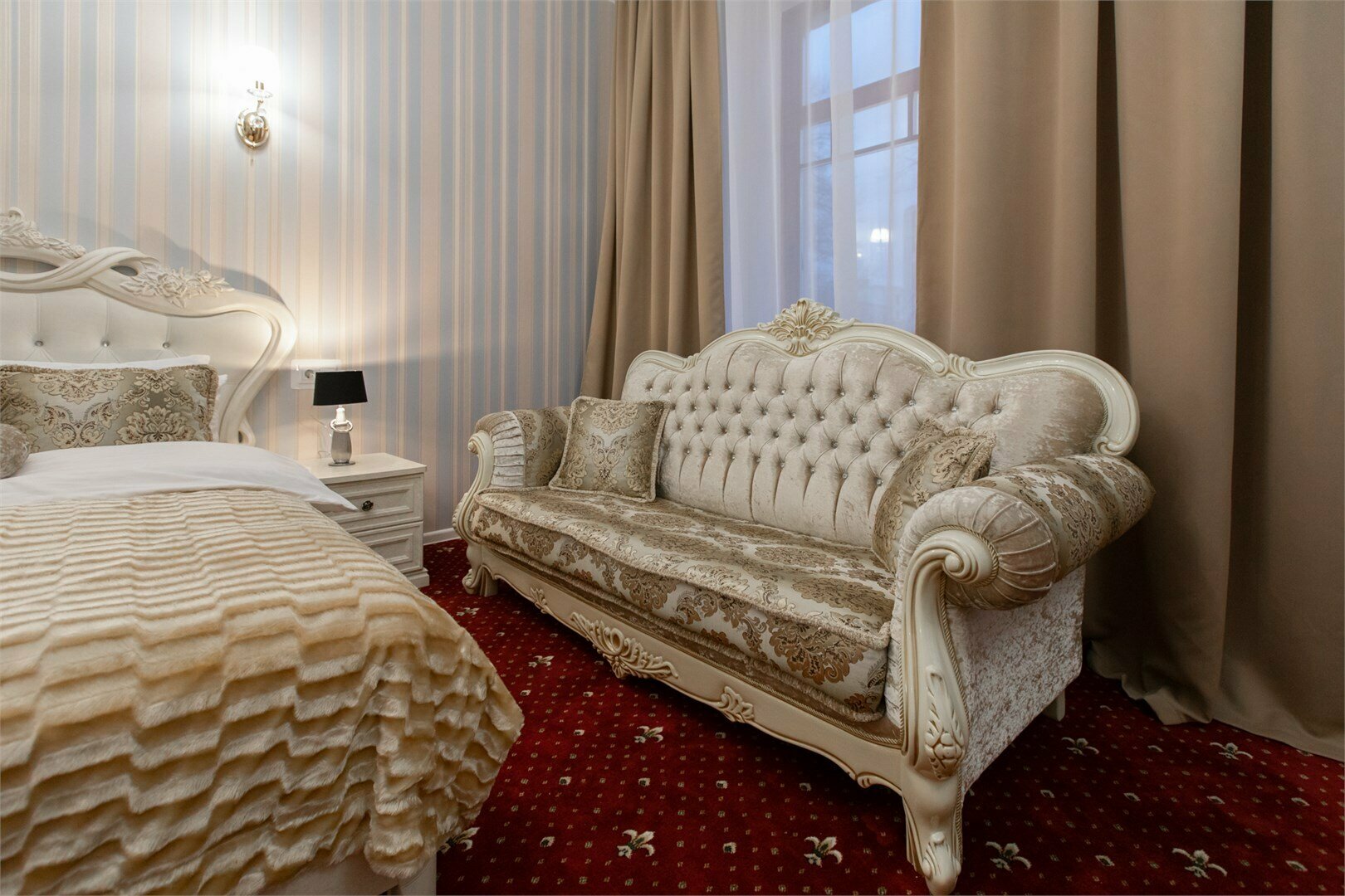 Люкс с кроватью размера «king-size»