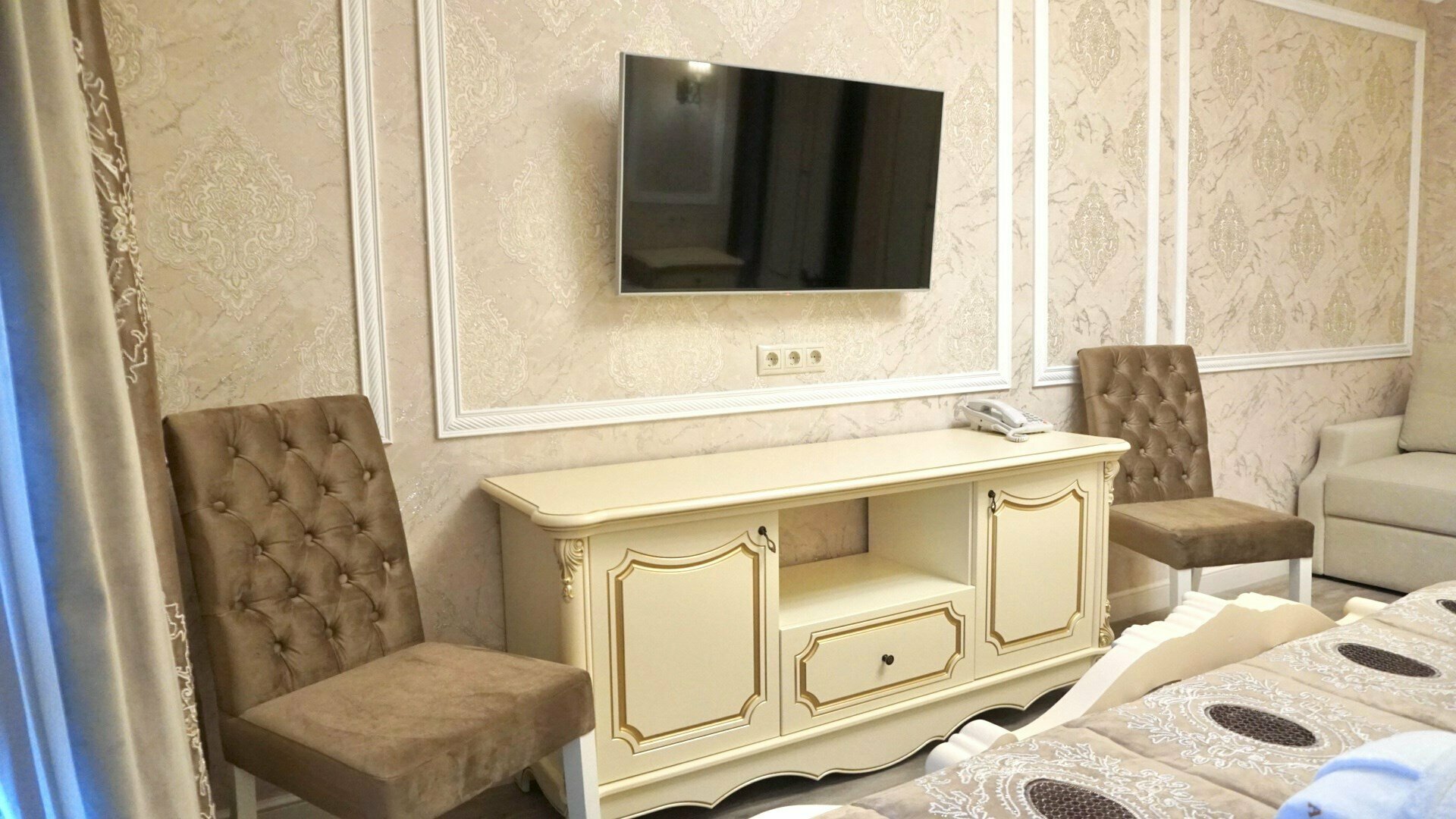 Апартаменты с видом на бассейн