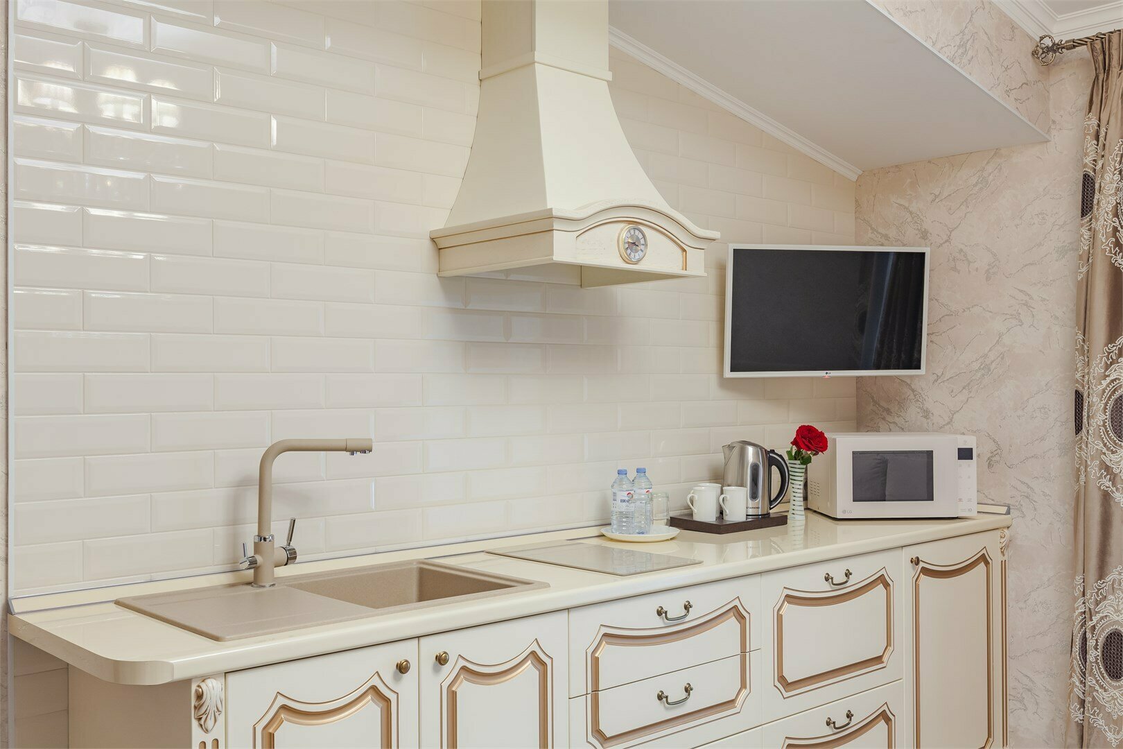 Апартаменты с видом на бассейн