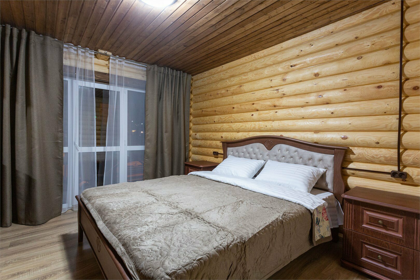 Двухкомнатные апартаменты Делюкс с балконом