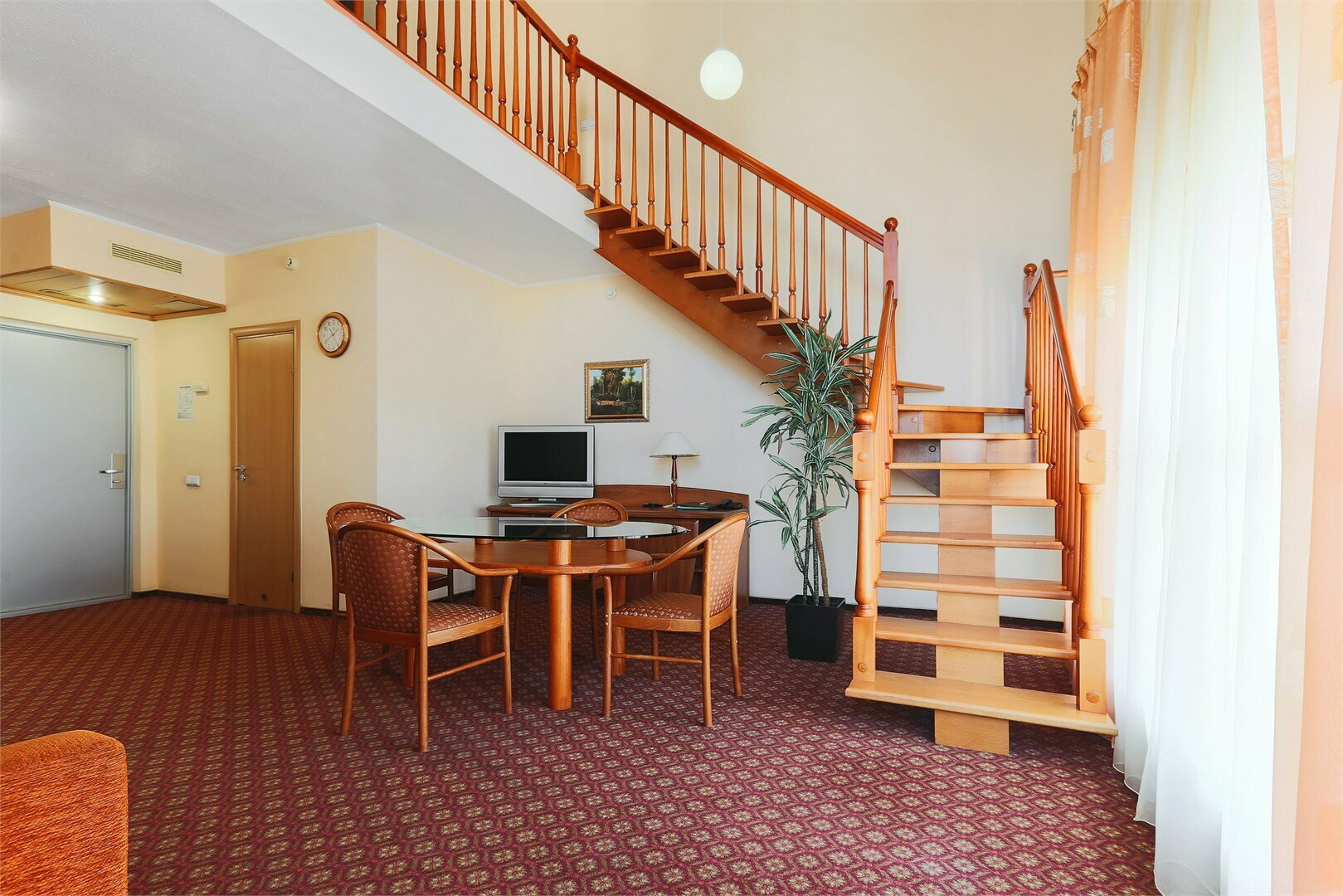 Сьют трехкомнатный