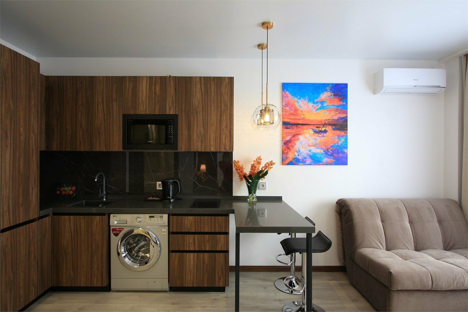 Джуниор Сьют с 1 двуспальной кроватью+кухня