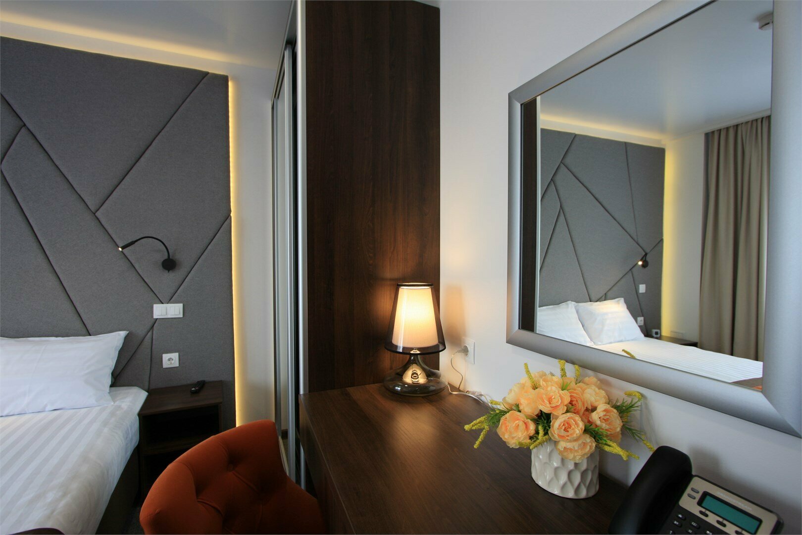 Джуниор Сьют с 1 двуспальной кроватью+кухня