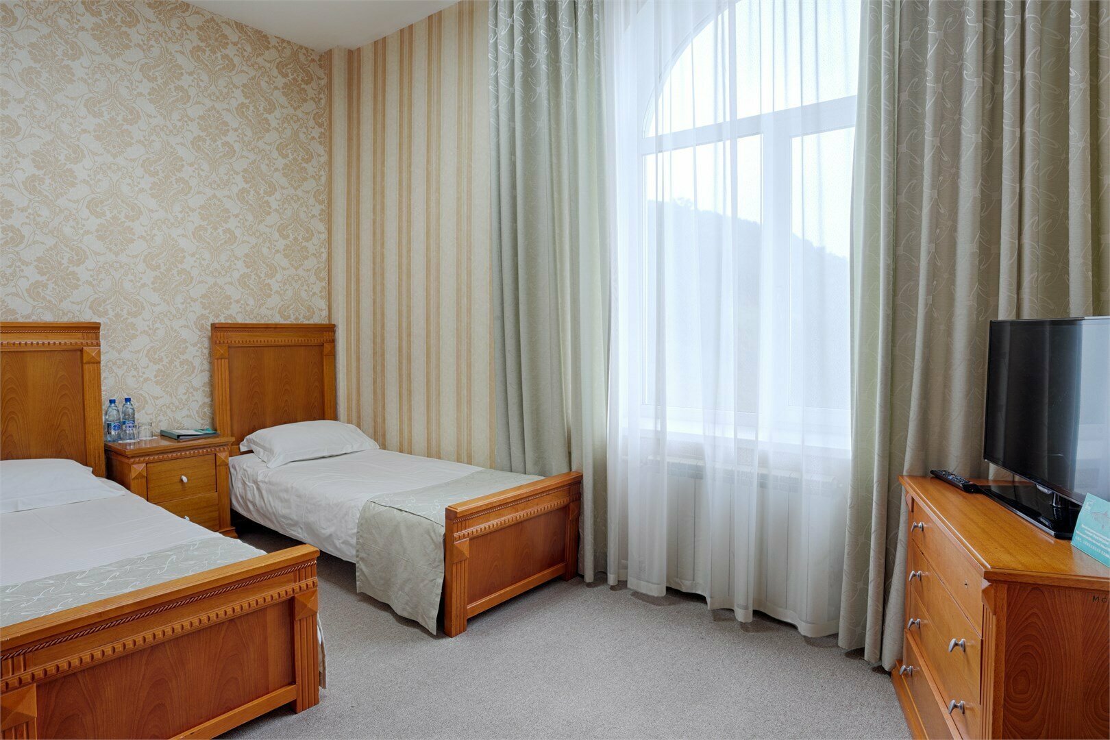 Двухместный эконом с двумя односпальными кроватями (Дополнительный корпус "Маячок" без лифта)