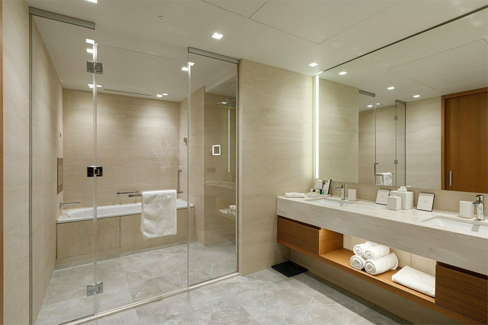 Джуниор Сьют с видом на город | 1 большая кровать | доступ в Представительскую гостиную