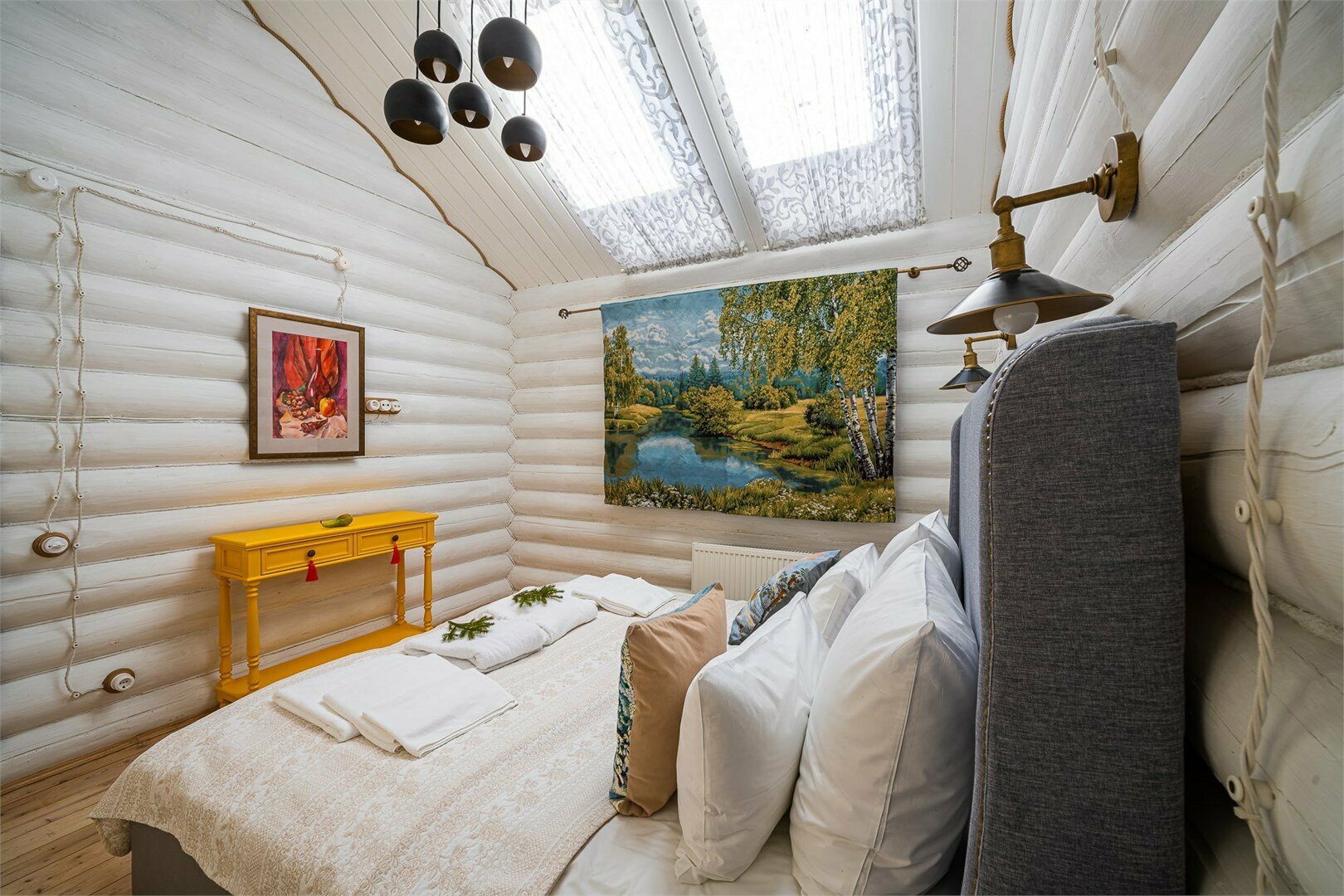 Семейный номер с видом на озеро