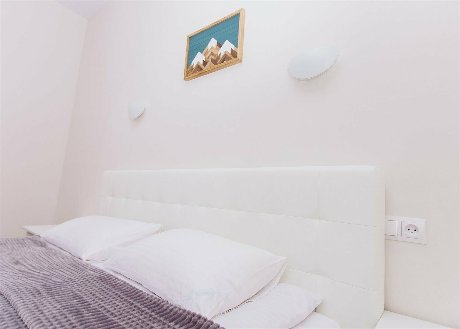 Большой дом на берегу