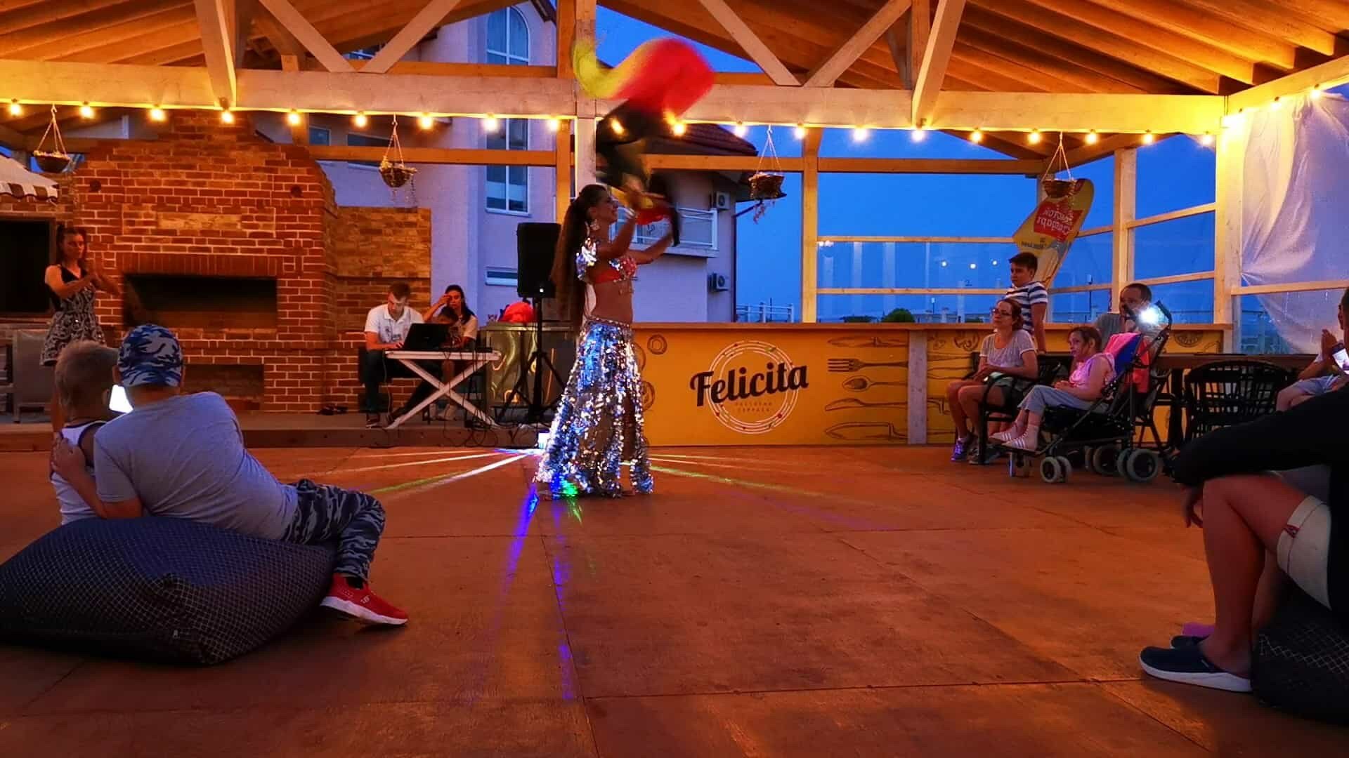 Полулюкс на троих-четверых гостей с балконом и видом во двор (в корпусе Б)