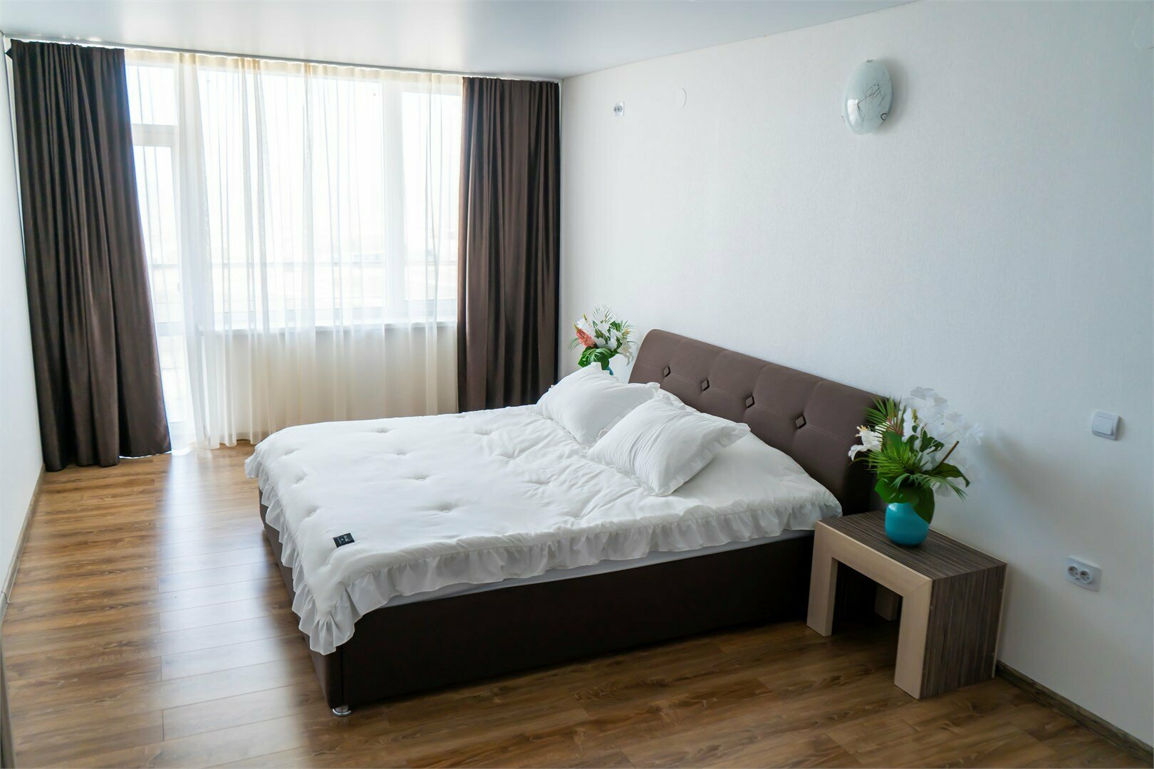 Трехкомнатные апартаменты на 6-7 гостей с тремя балконами и видом на  море (крпус Б)