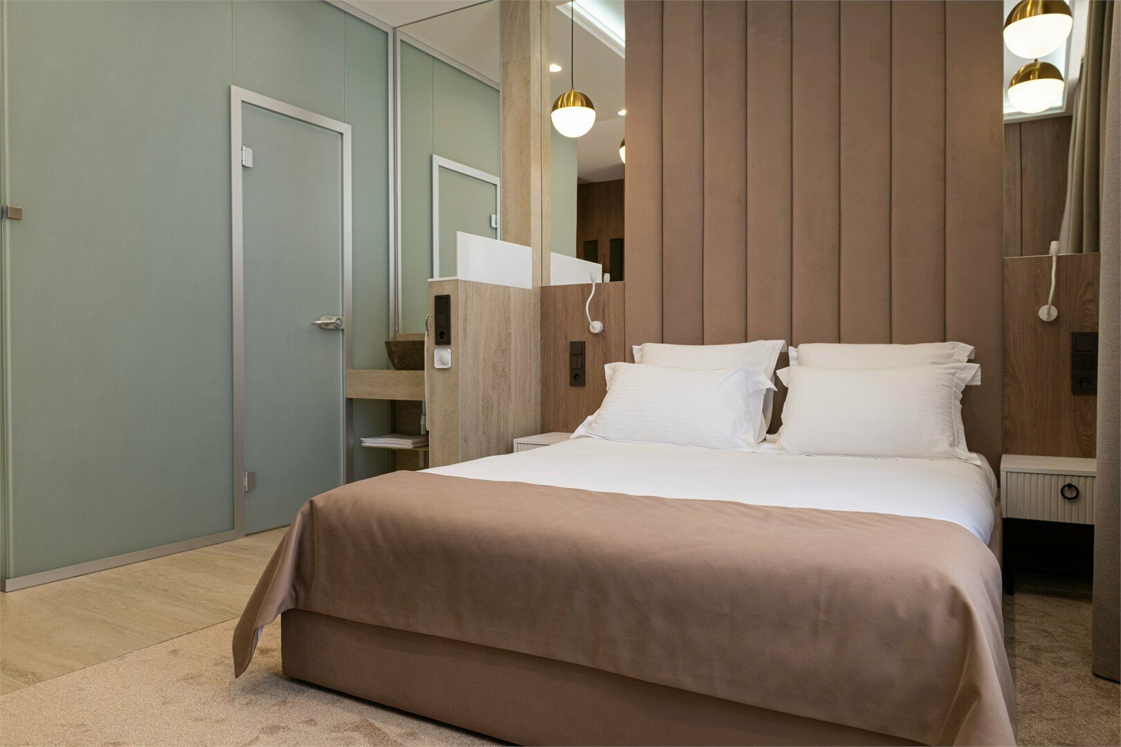 Улучшенный двухместный номер с 1 кроватью