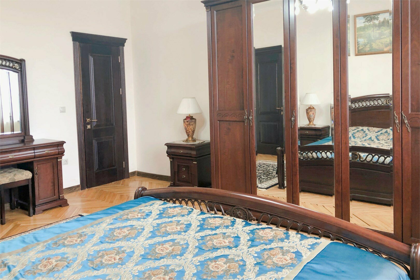 Люкс с балконом и кухней