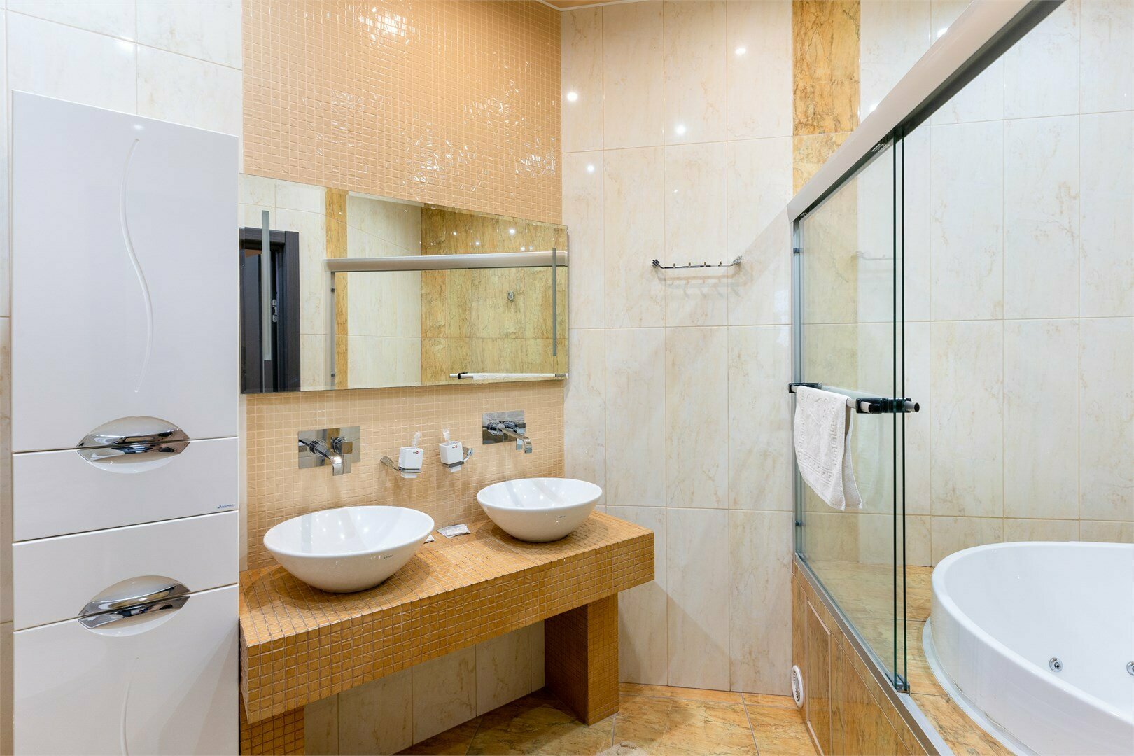 Люкс Студия 82