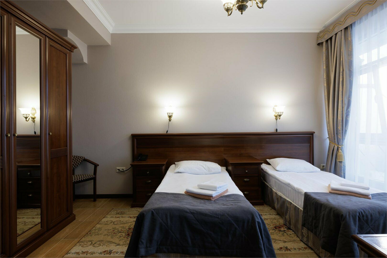 Люкс с балконом