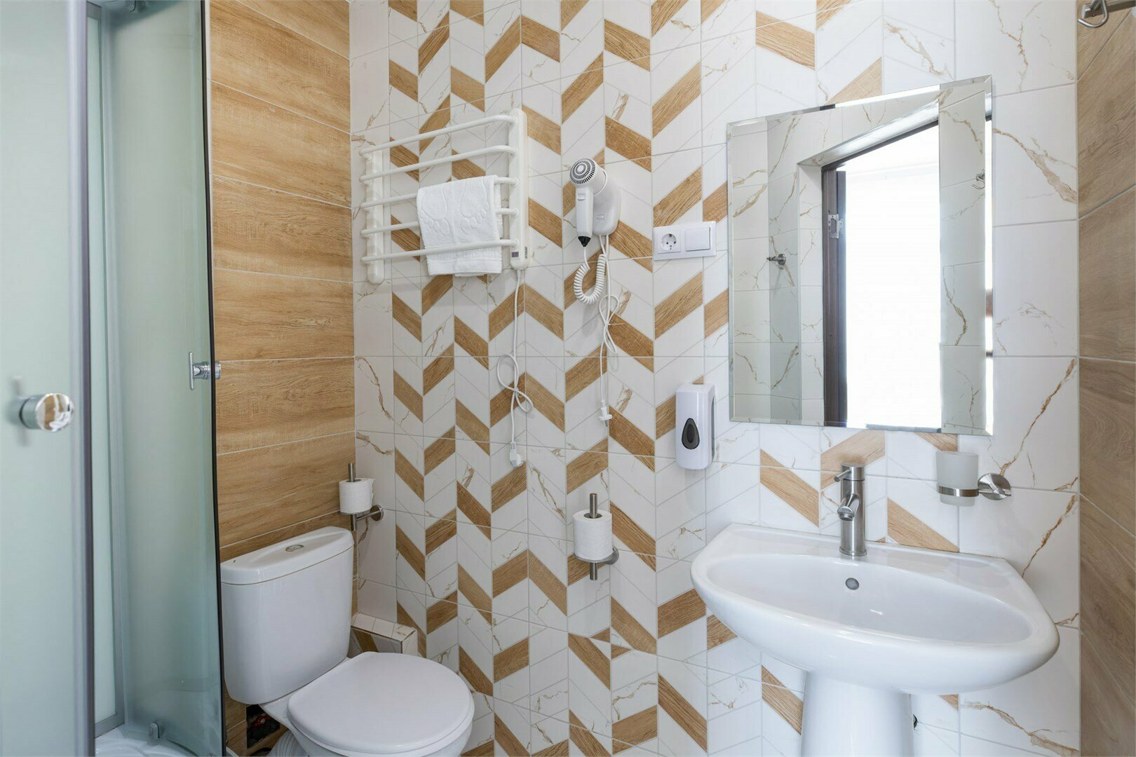 Трехместный