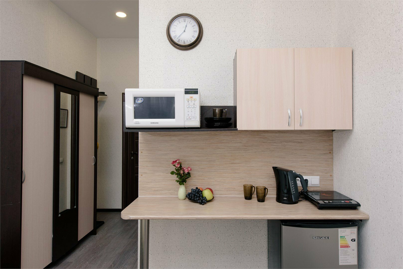 Комната с 2-х спальной кроватью и доп.местом ( кресло-кровать), с основными удобствами,