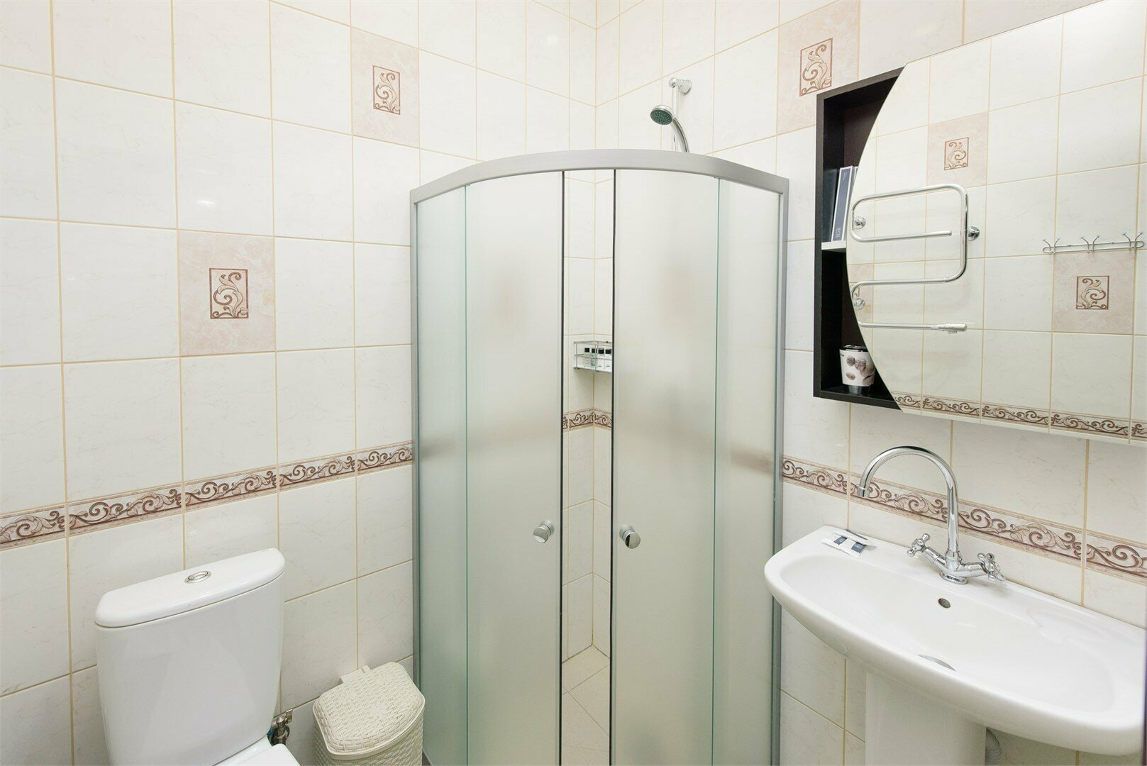 Комната с 2-мя односпальными кроватями и кресло-кровать