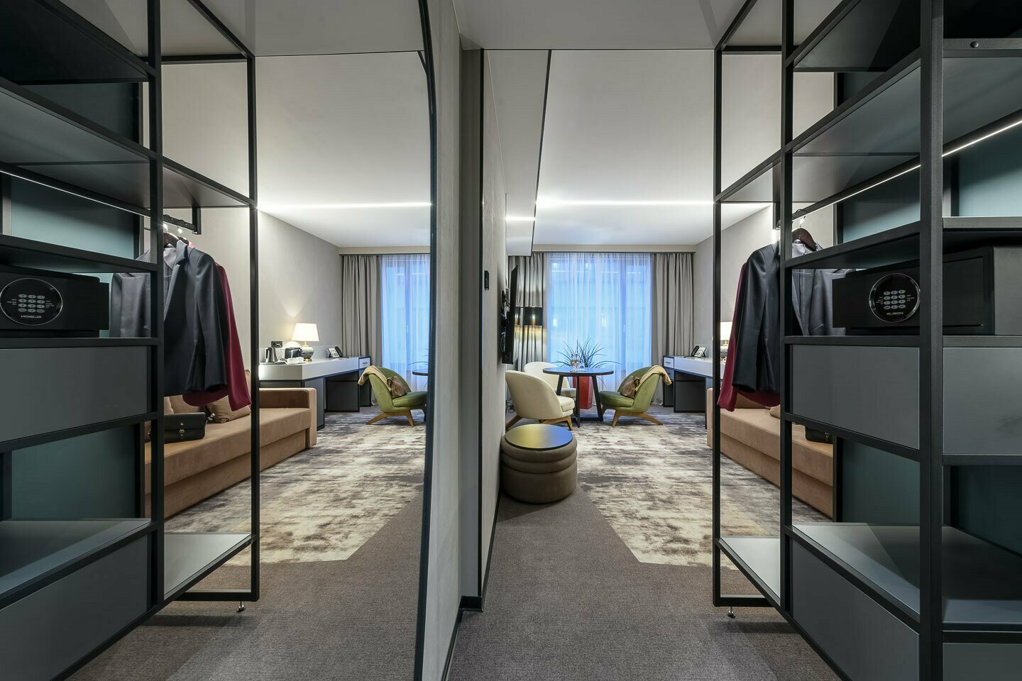 Полулюкс с одной большой кроватью