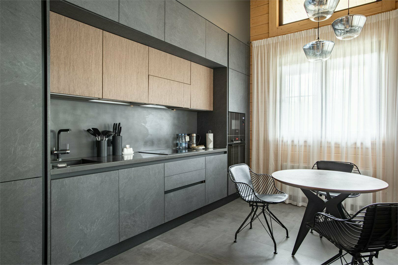 Коттедж "Царица осени" (4 спальни)