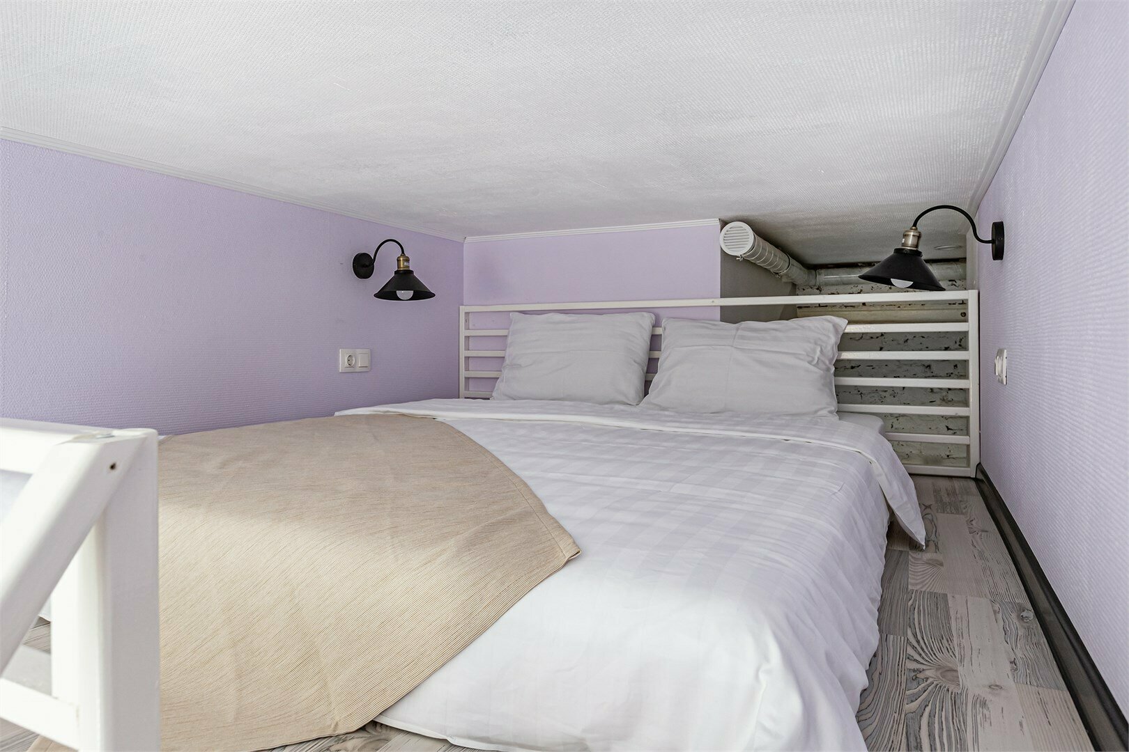 1 - Двухуровневые апартаменты для троих с видом на канал Грибоедова