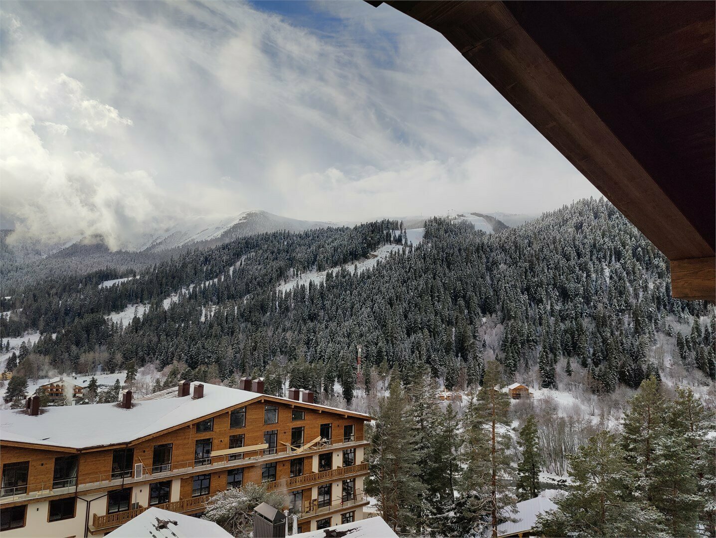 СУПЕРИОР С БАЛКОНОМ (ДВЕ РАЗДЕЛЬНЫЕ КРОВАТИ)