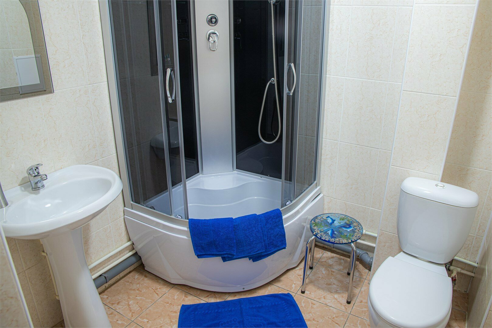 Семейный номер с душем