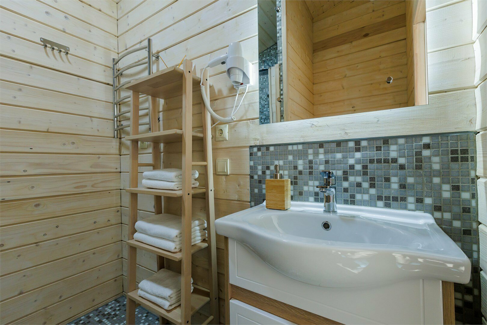 Коттедж «Вилла» с 2мя спальнями (до 5 мест)