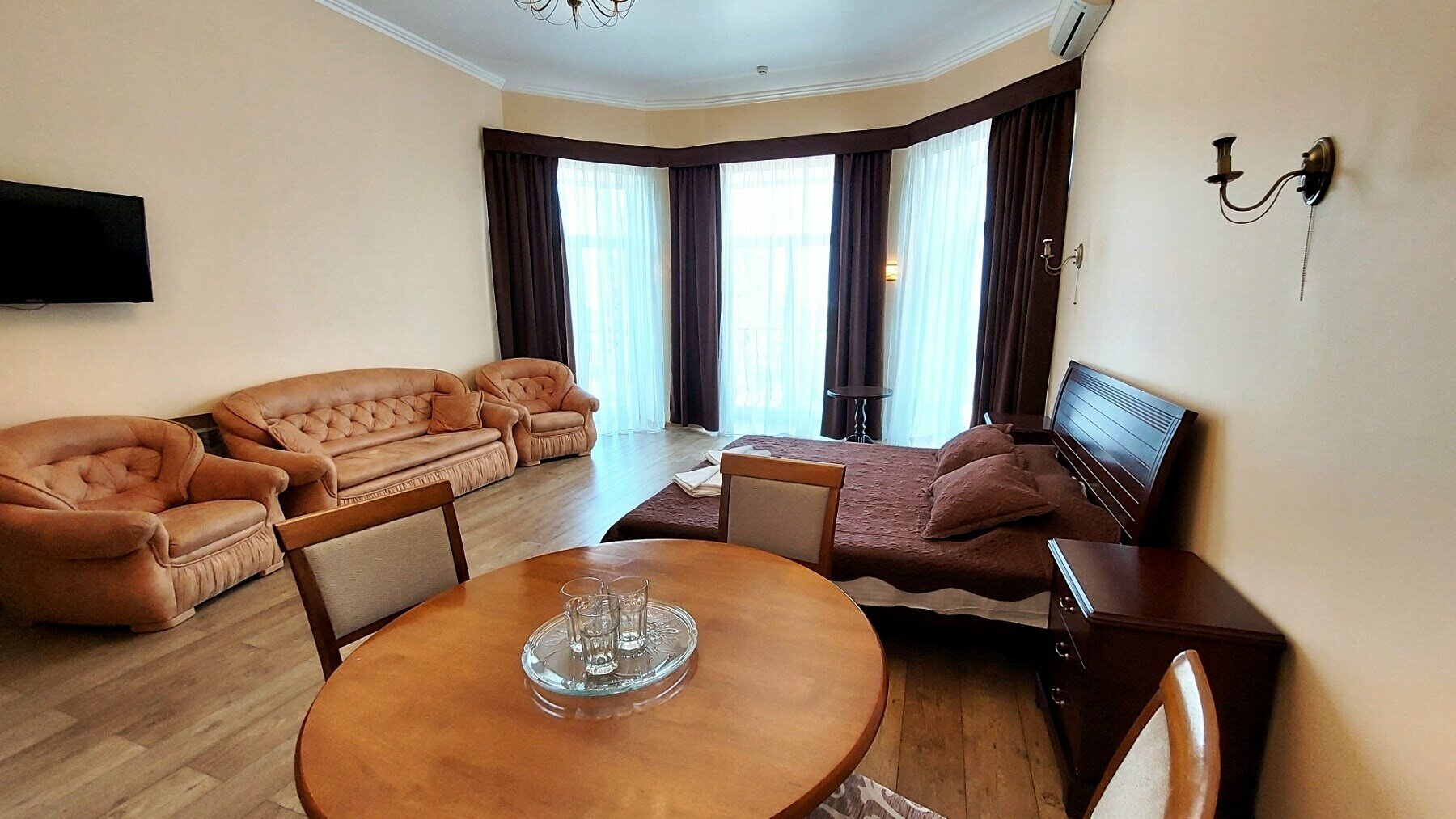 Полулюкс VIP 16, 2й этаж, вид на море