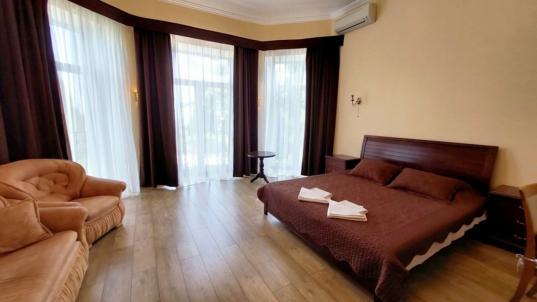 Полулюкс VIP 16, 2й этаж, вид на море