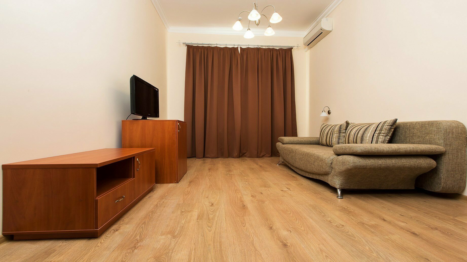 Полулюкс 14, 2й этаж, отдельный вход