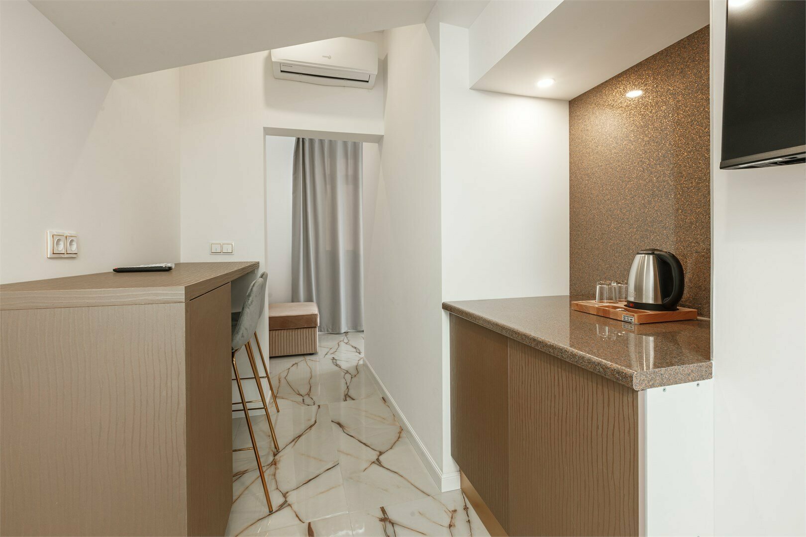 Студия с видом на парк