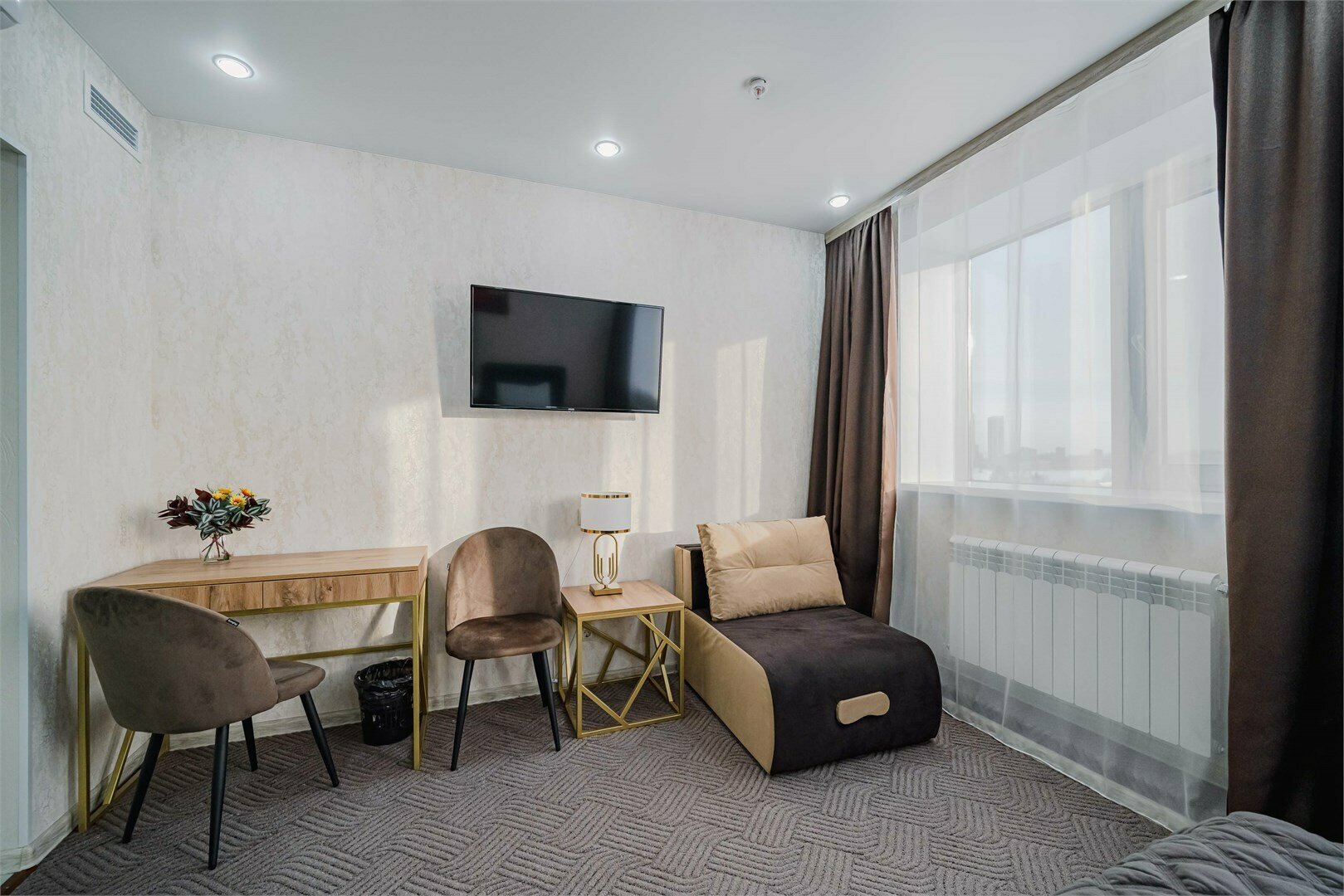 Двухместный улучшенный номер с двумя раздельными кроватями