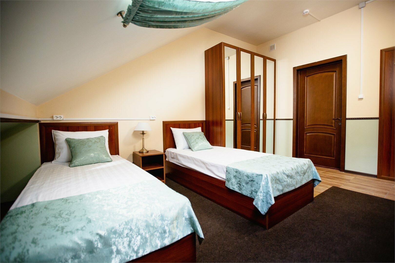 Улучшенный двухместный номер с 1 кроватью или 2 отдельными кроватями